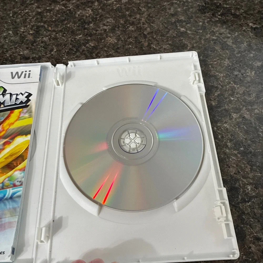 Mario Sports Mix Nintendo Wii Game Complete with Manual